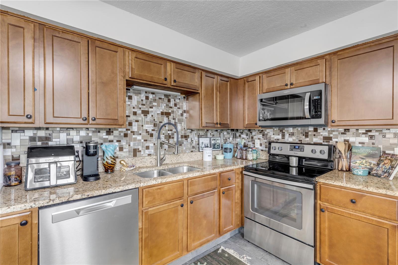 LAKE KILLARNEY - Residential