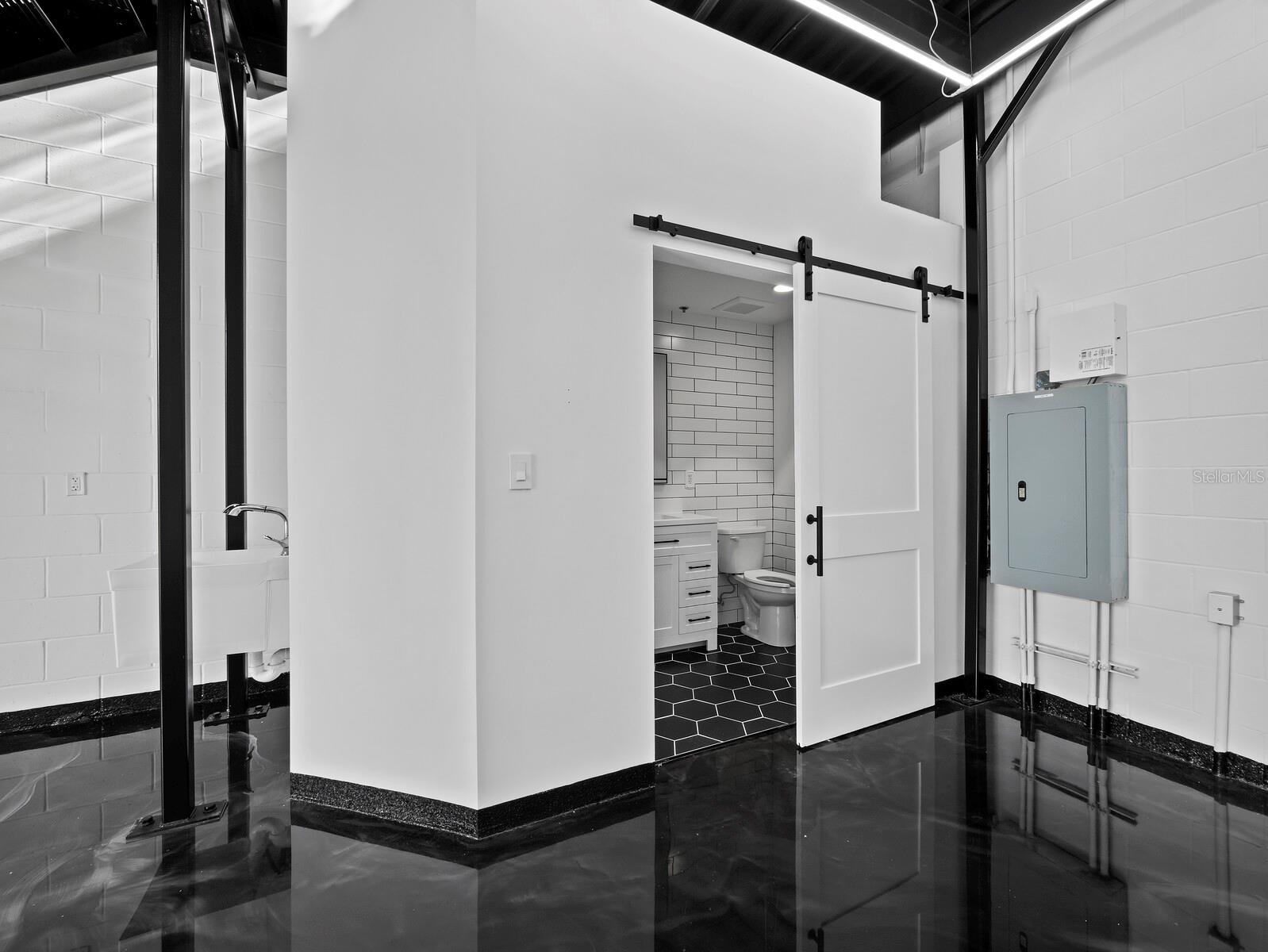 CAR BANK SRQ - Residential Lease