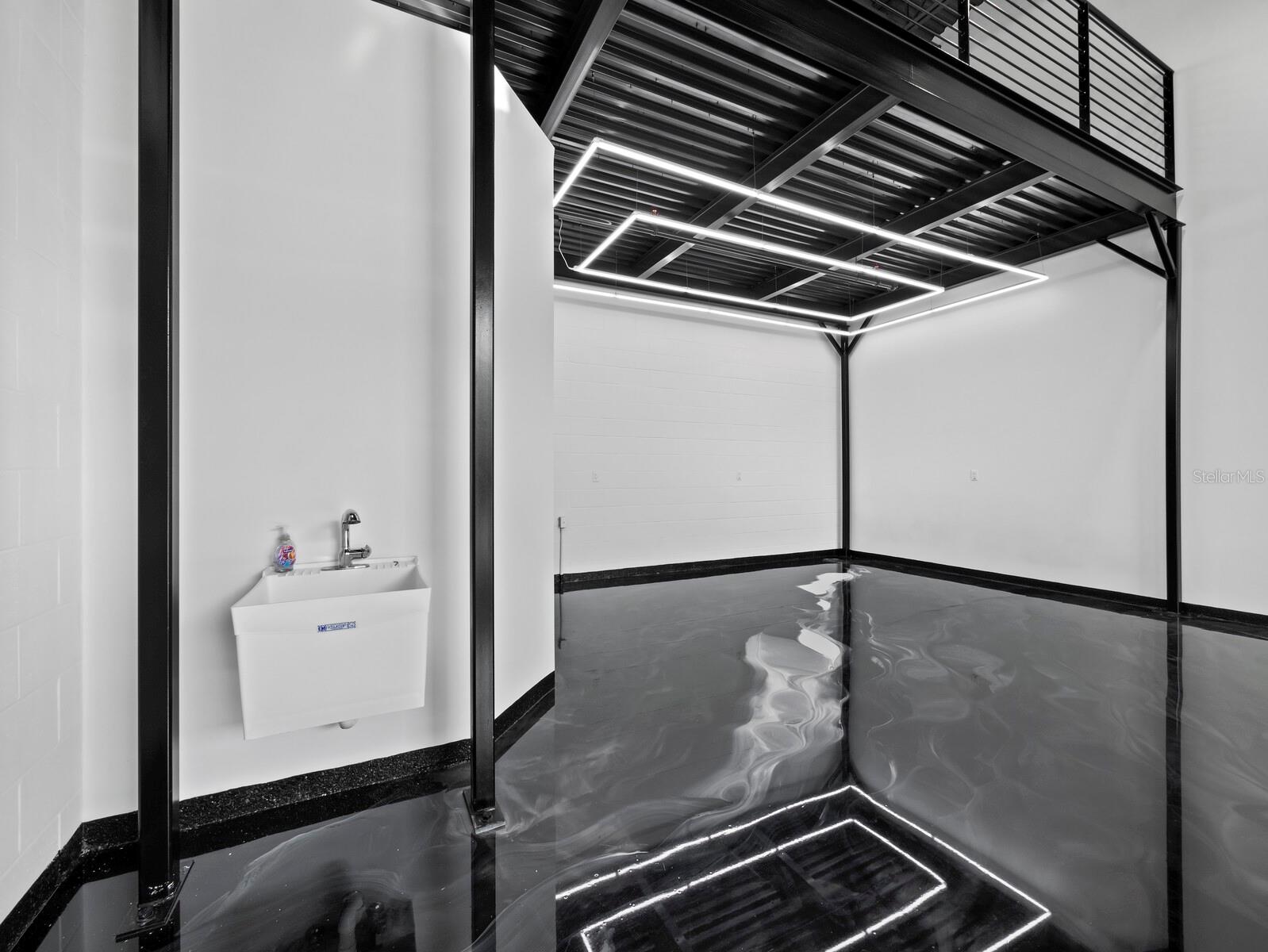 CAR BANK SRQ - Residential Lease