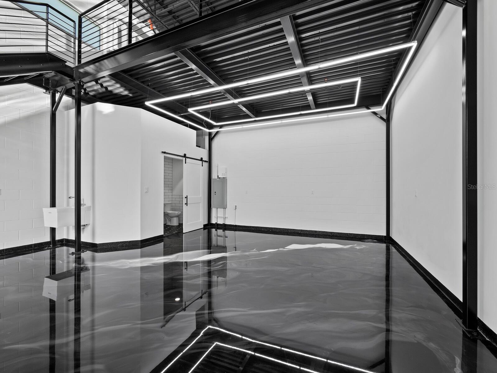 CAR BANK SRQ - Residential Lease