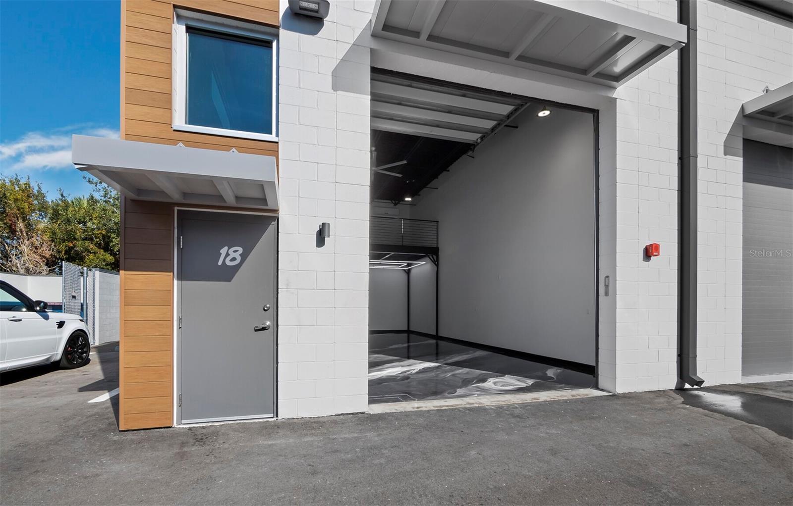 CAR BANK SRQ - Residential Lease