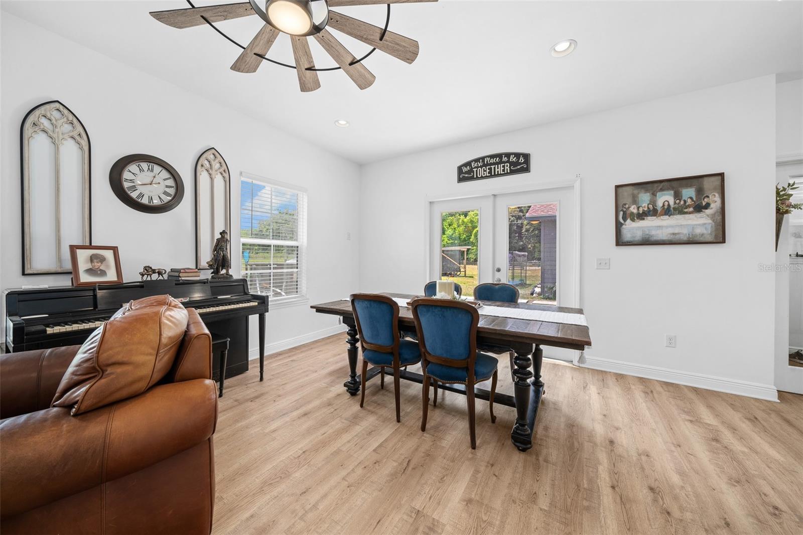 OAK RIDGE CROSSING - Residential