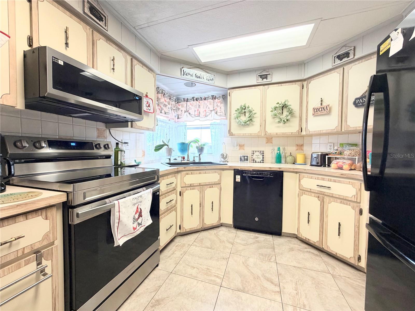 COLONY COVE MHP CO-OP - Residential