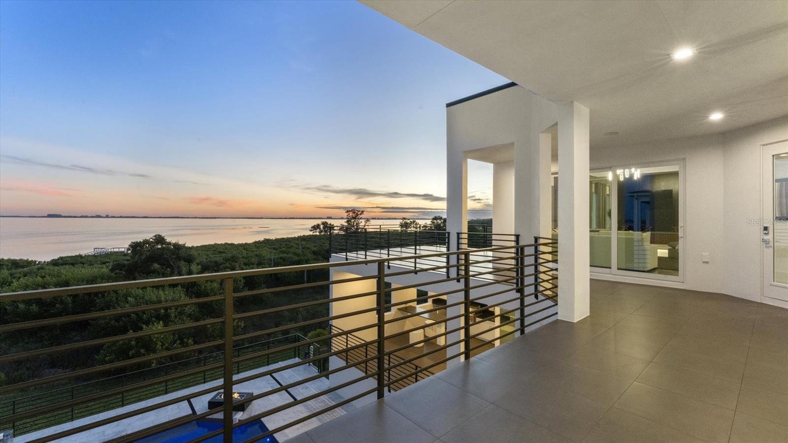 LEGENDS BAY - Residential