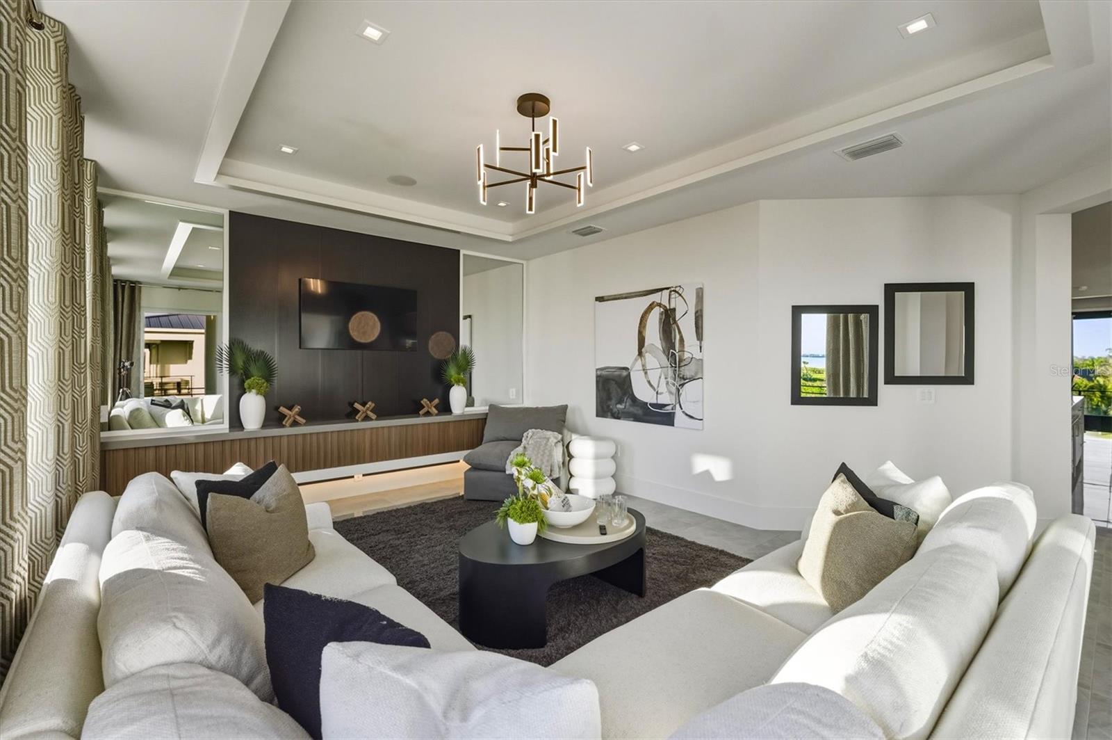 LEGENDS BAY - Residential