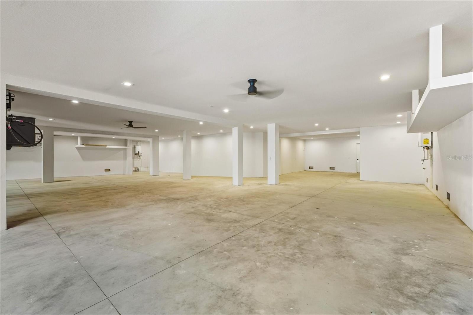 LEGENDS BAY - Residential