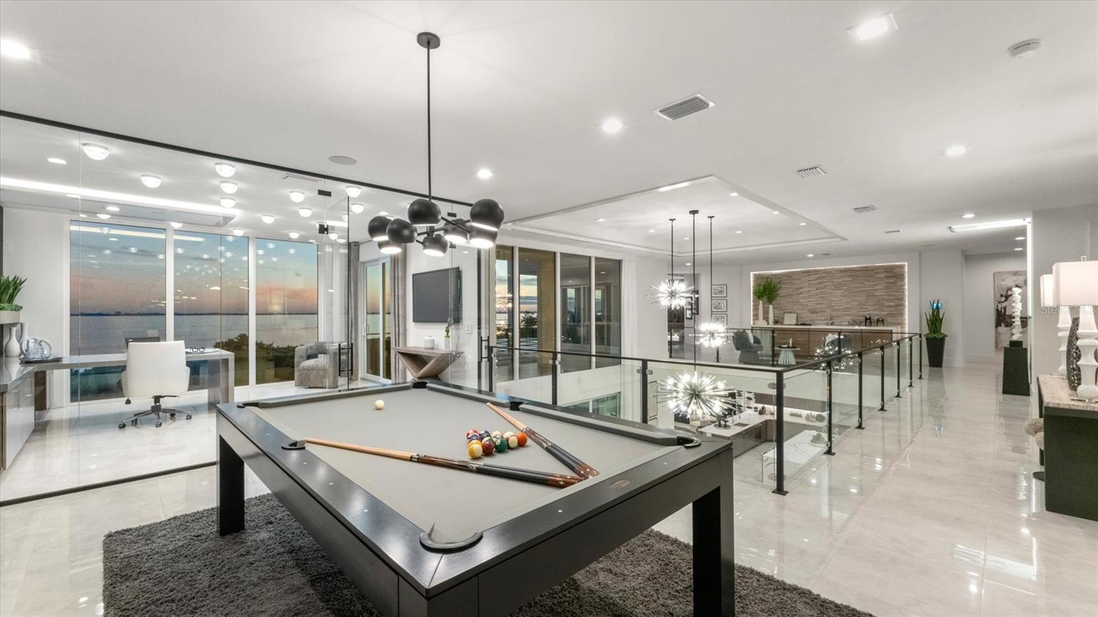 LEGENDS BAY - Residential