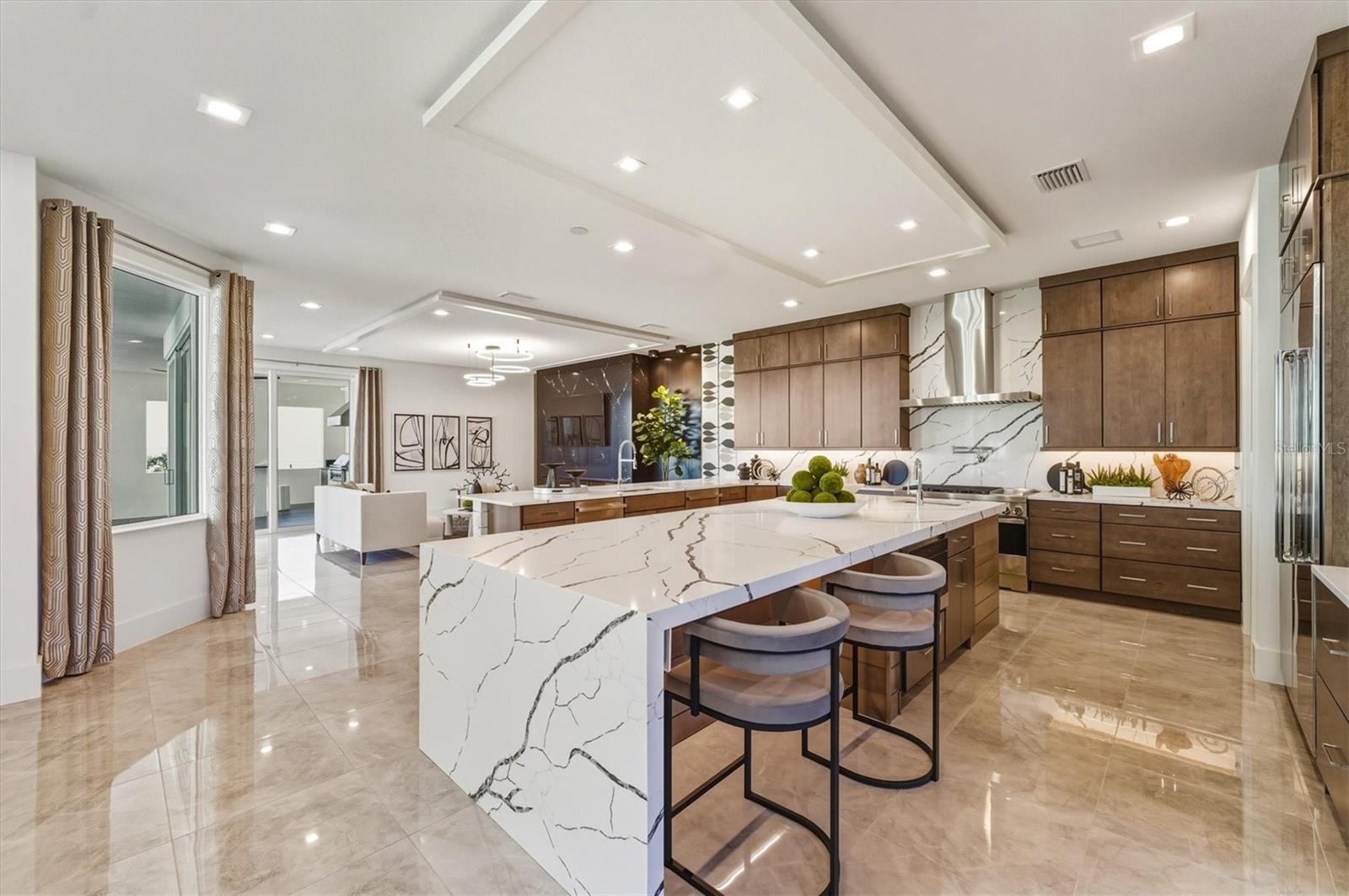 LEGENDS BAY - Residential