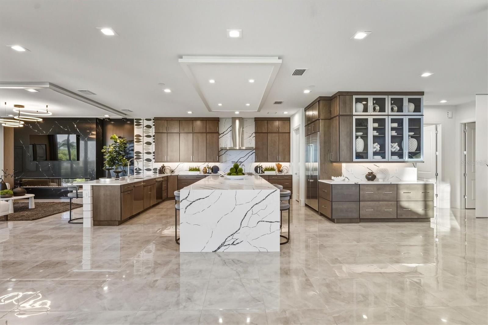 LEGENDS BAY - Residential