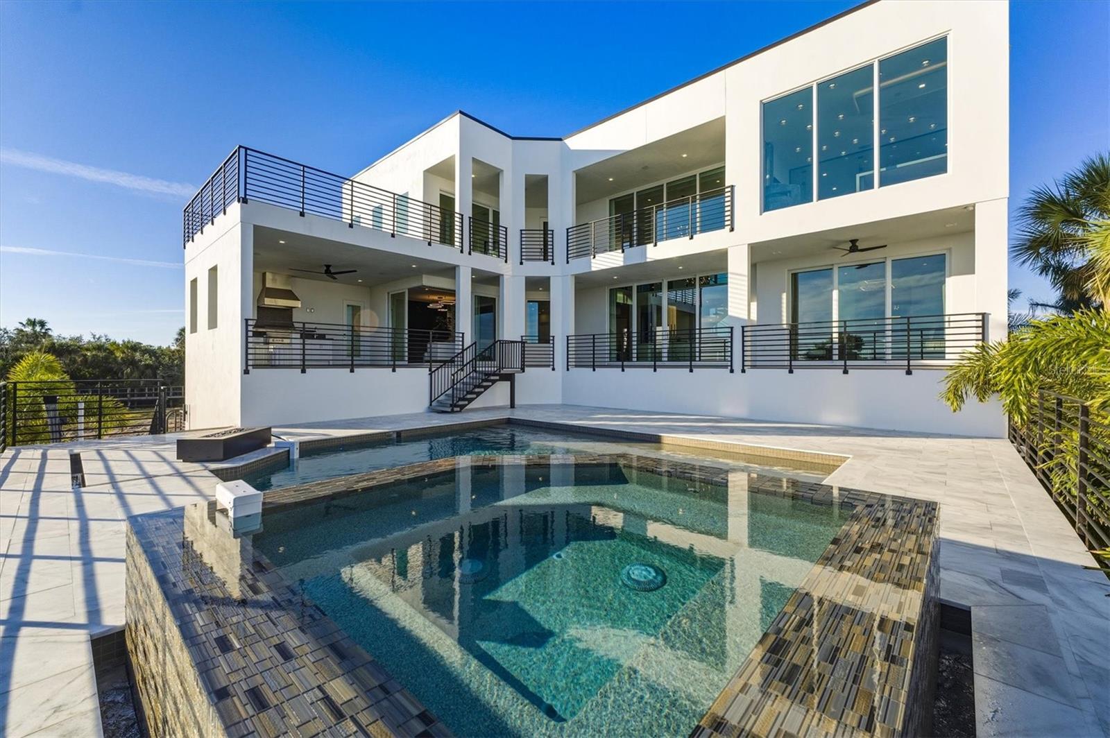 LEGENDS BAY - Residential