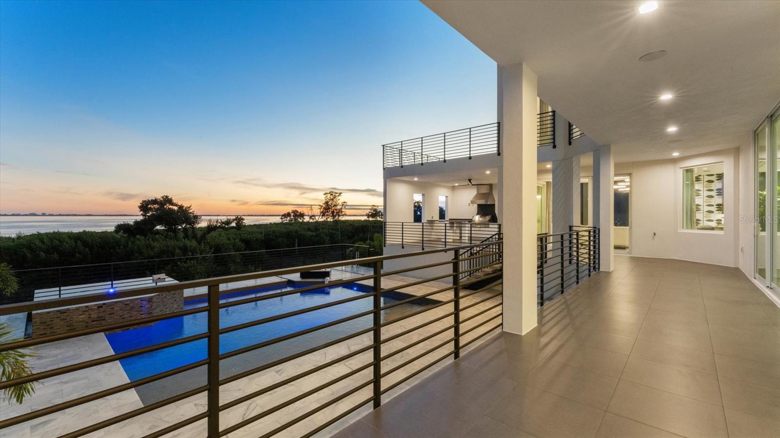 LEGENDS BAY - Residential