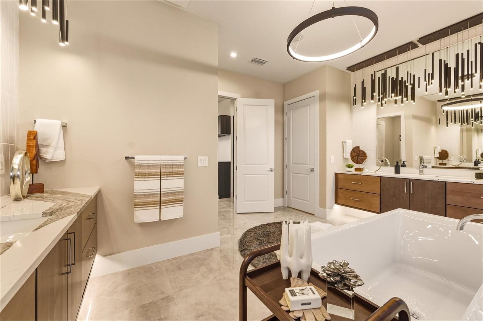 LEGENDS BAY - Residential