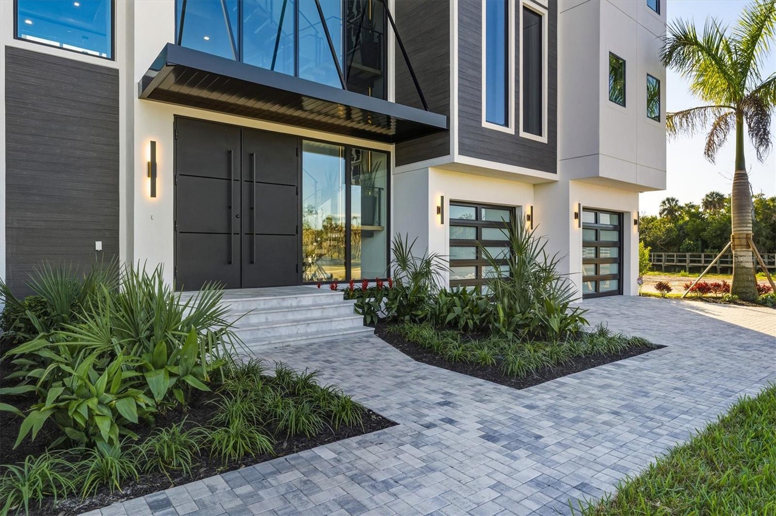 LEGENDS BAY - Residential