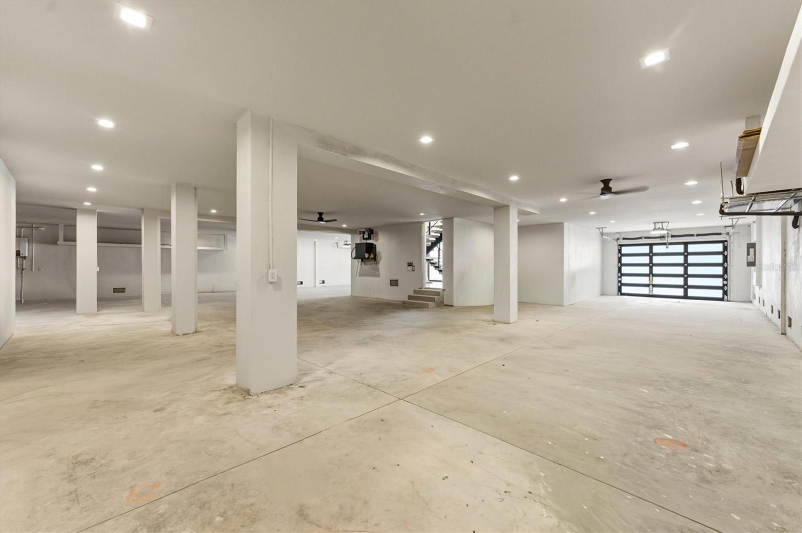 LEGENDS BAY - Residential