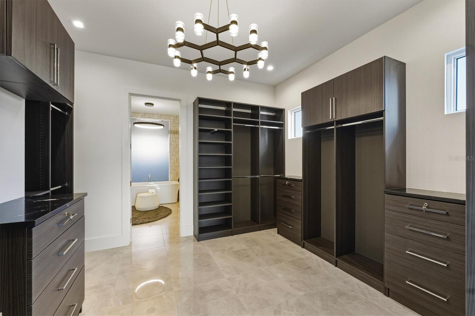 LEGENDS BAY - Residential