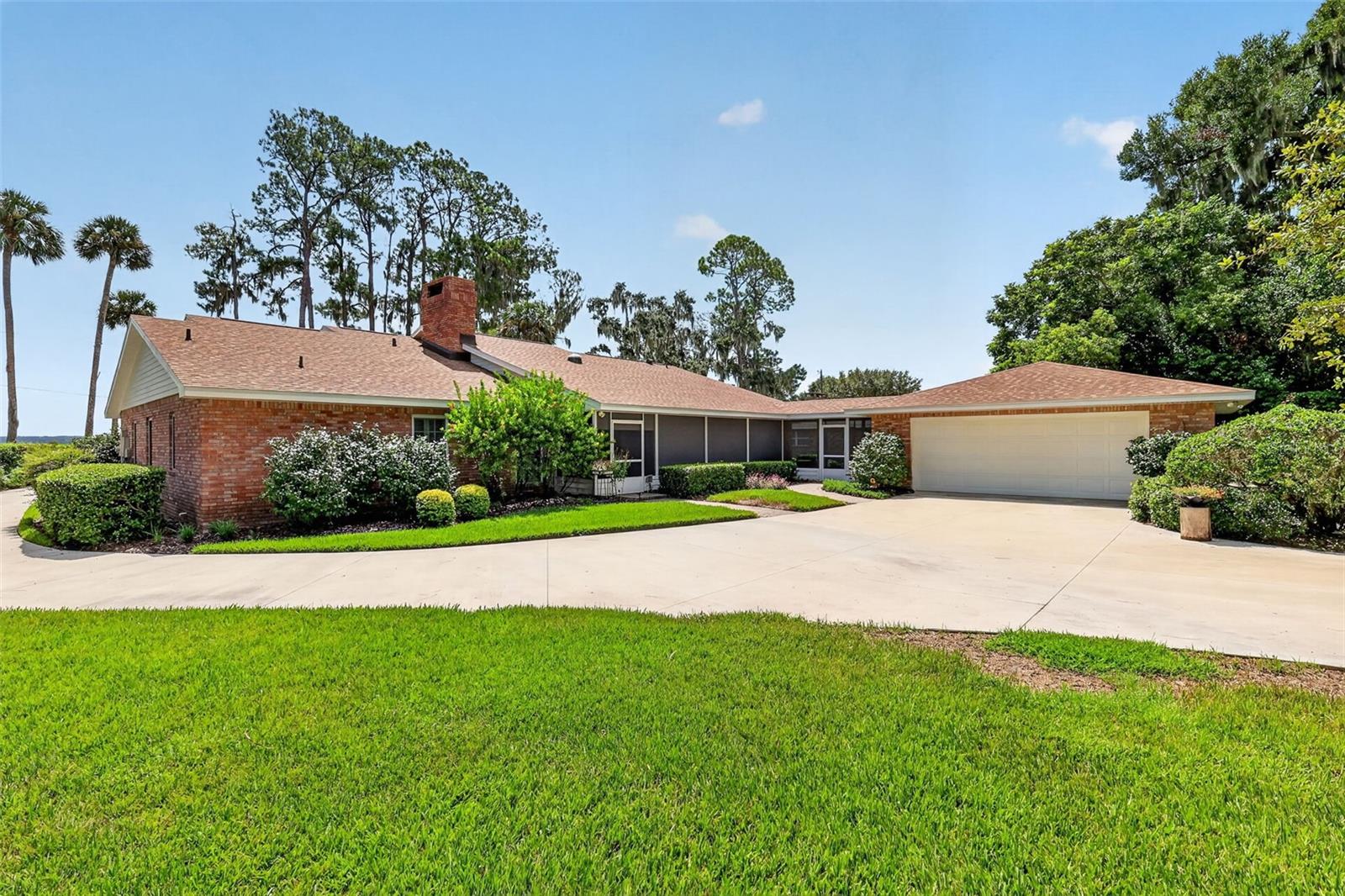 3081 LAKESHORE DRIVE