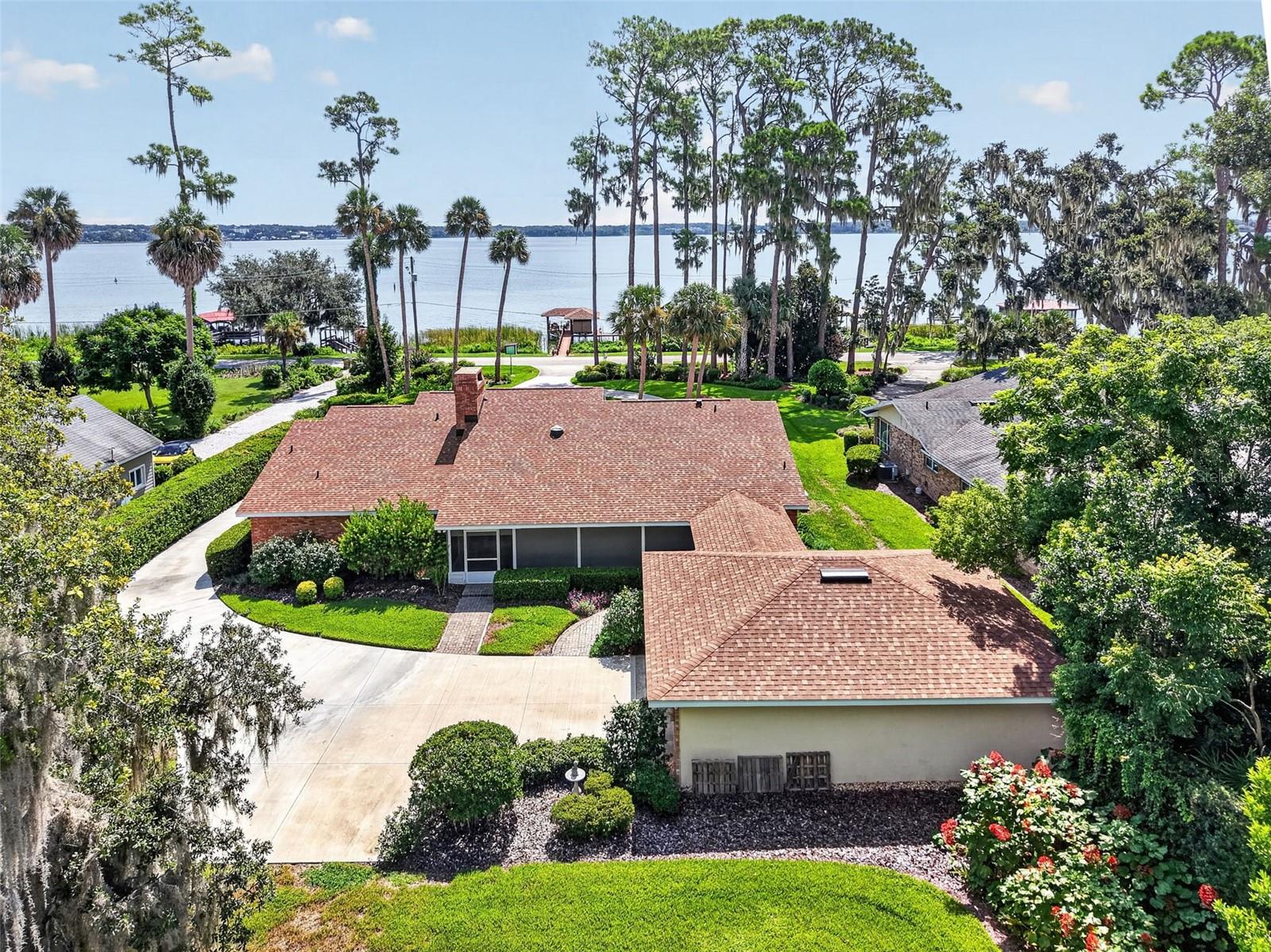 3081 LAKESHORE DRIVE