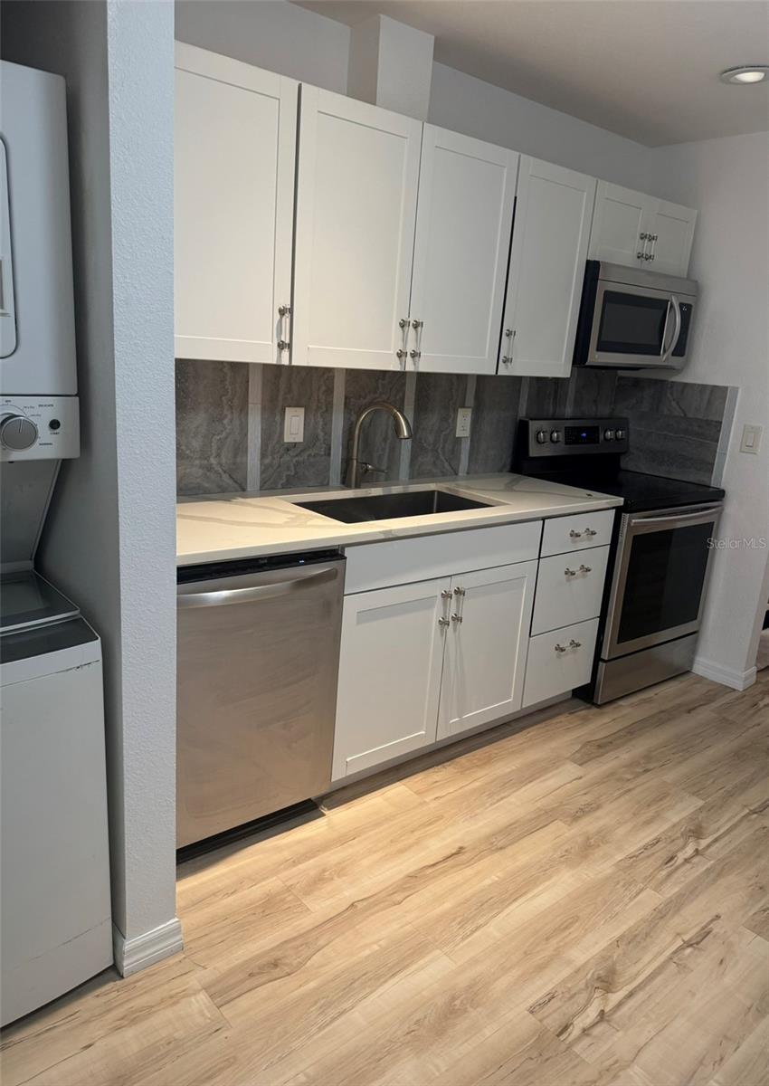 SUMMER PLACE - Residential Lease