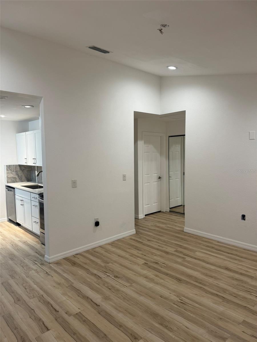 SUMMER PLACE - Residential Lease