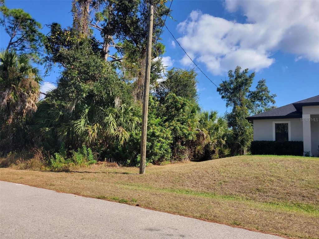 Photo of Lagoon Terrace, North Port, FL 34286 (MLS # C7517934)