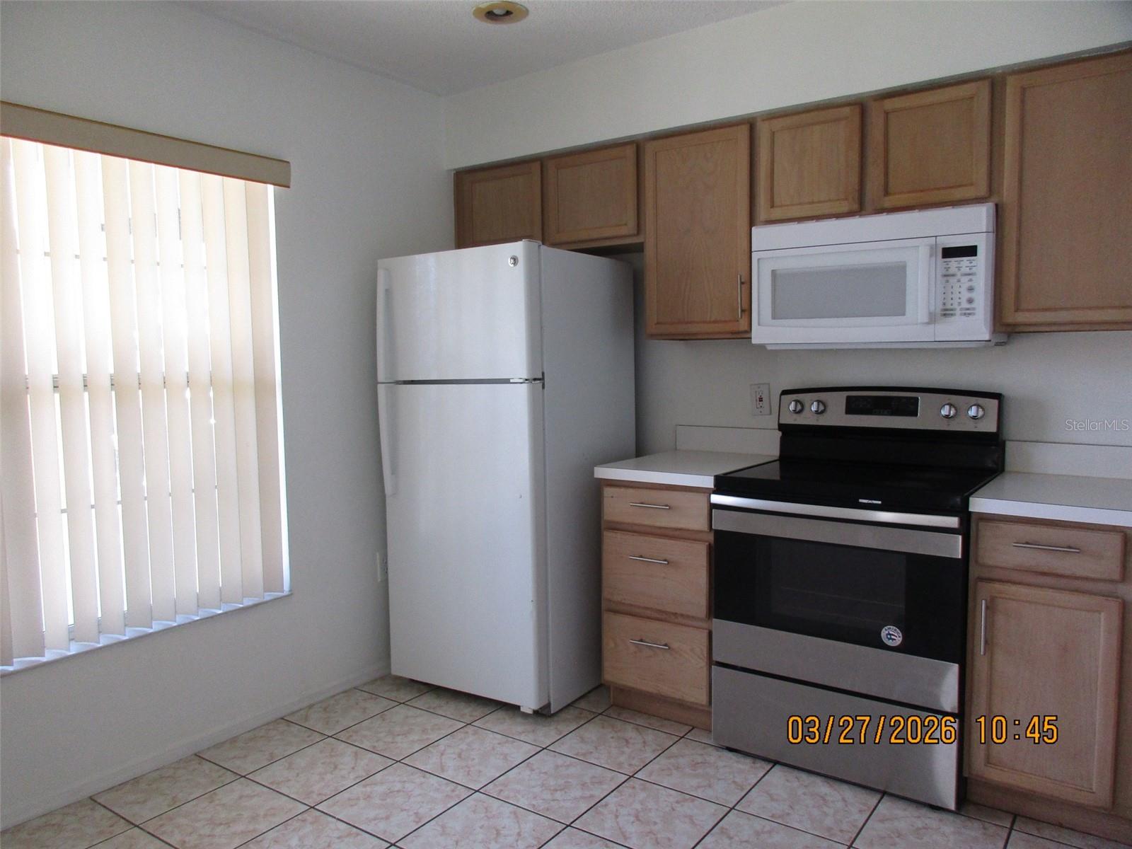 FAIRWAY GLEN AT MEADOW WOODS CONDO - Residential Lease