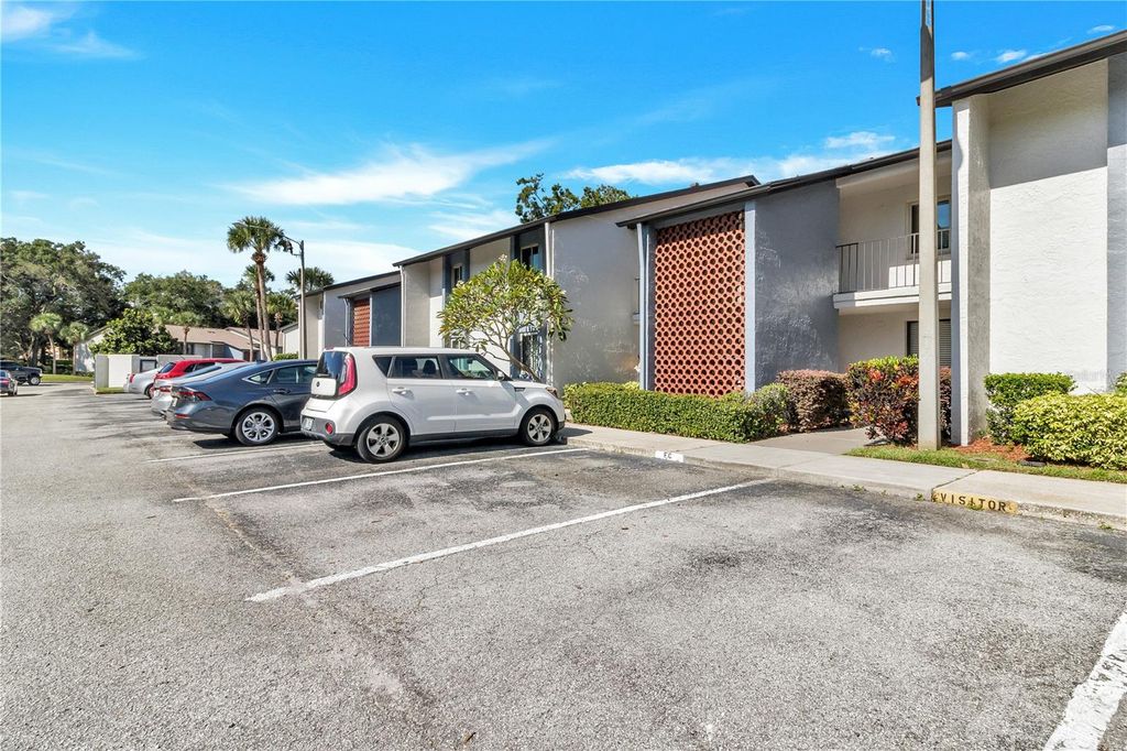 Photo of 9 Escondido Circle #88, Altamonte Springs, FL 32701 (MLS # O6349547)