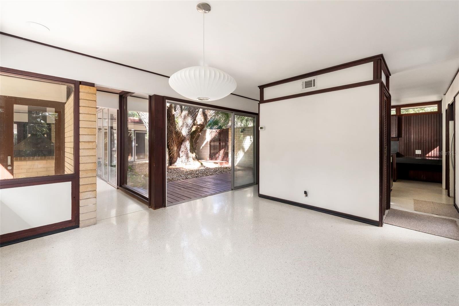 MAGNOLIA ESTATES - Residential