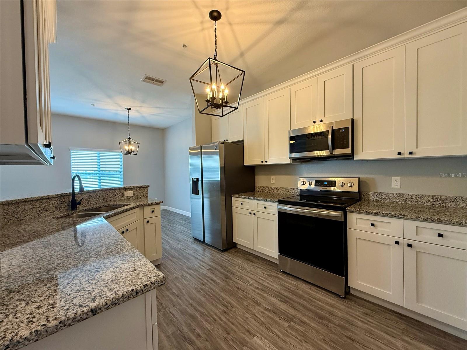 BOUNT & WHITLEDGE SUB - Residential Lease