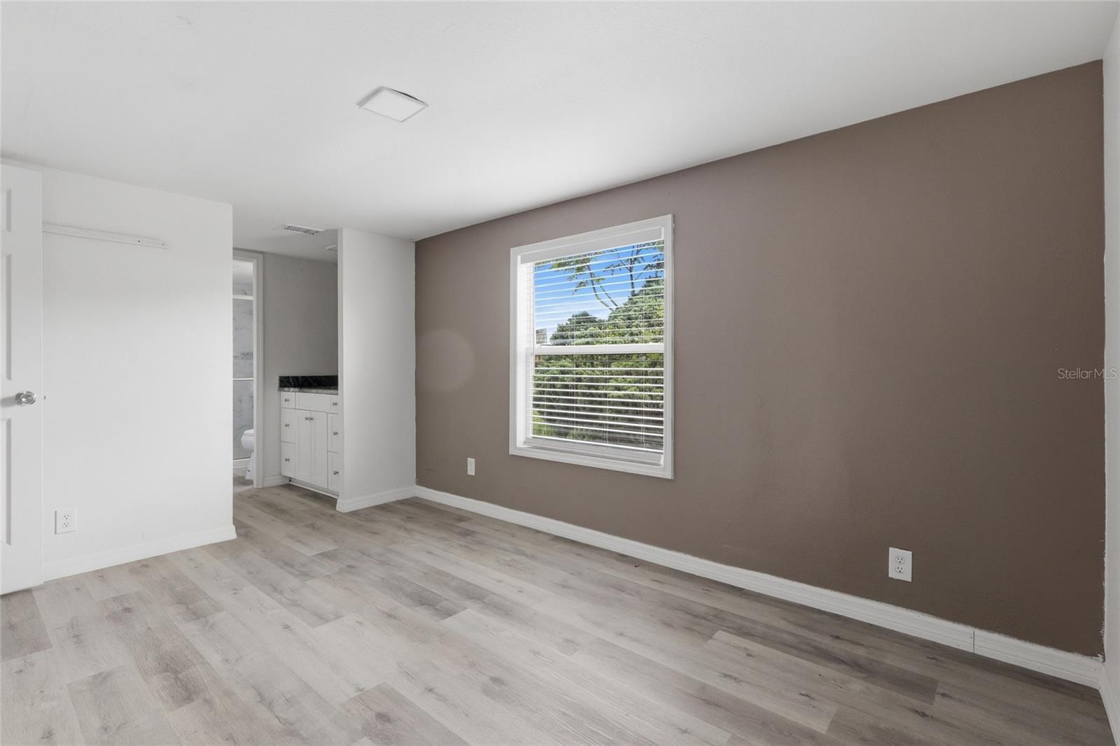 SANDALWOOD MOBILE HOME - Residential