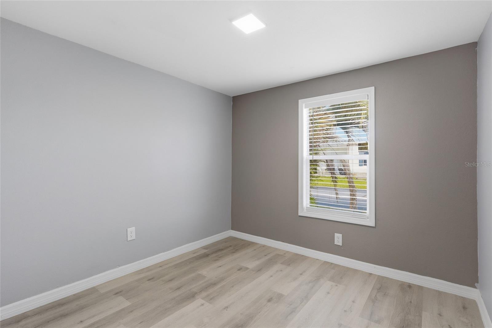 SANDALWOOD MOBILE HOME - Residential