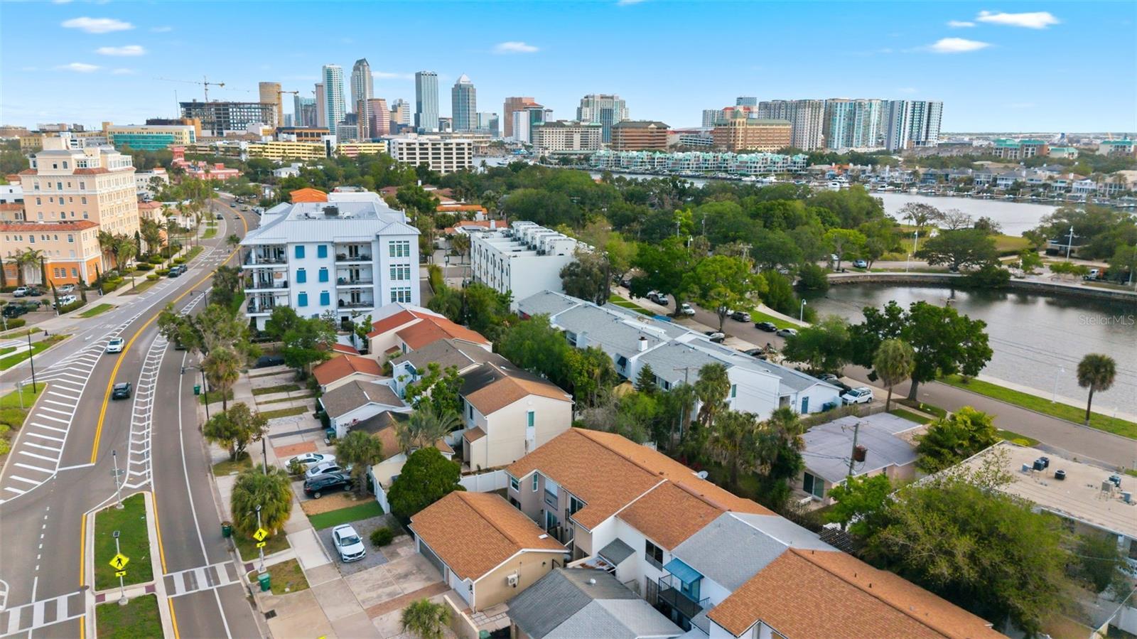 DAVIS ISLANDS PB10 PG52 TO 57 - Residential