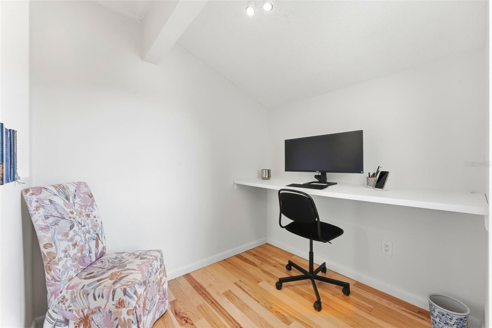 DAVIS ISLANDS PB10 PG52 TO 57 - Residential