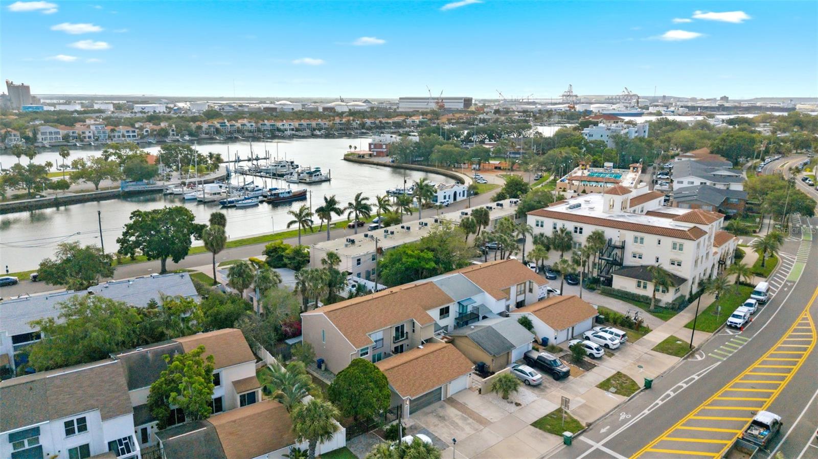 DAVIS ISLANDS PB10 PG52 TO 57 - Residential