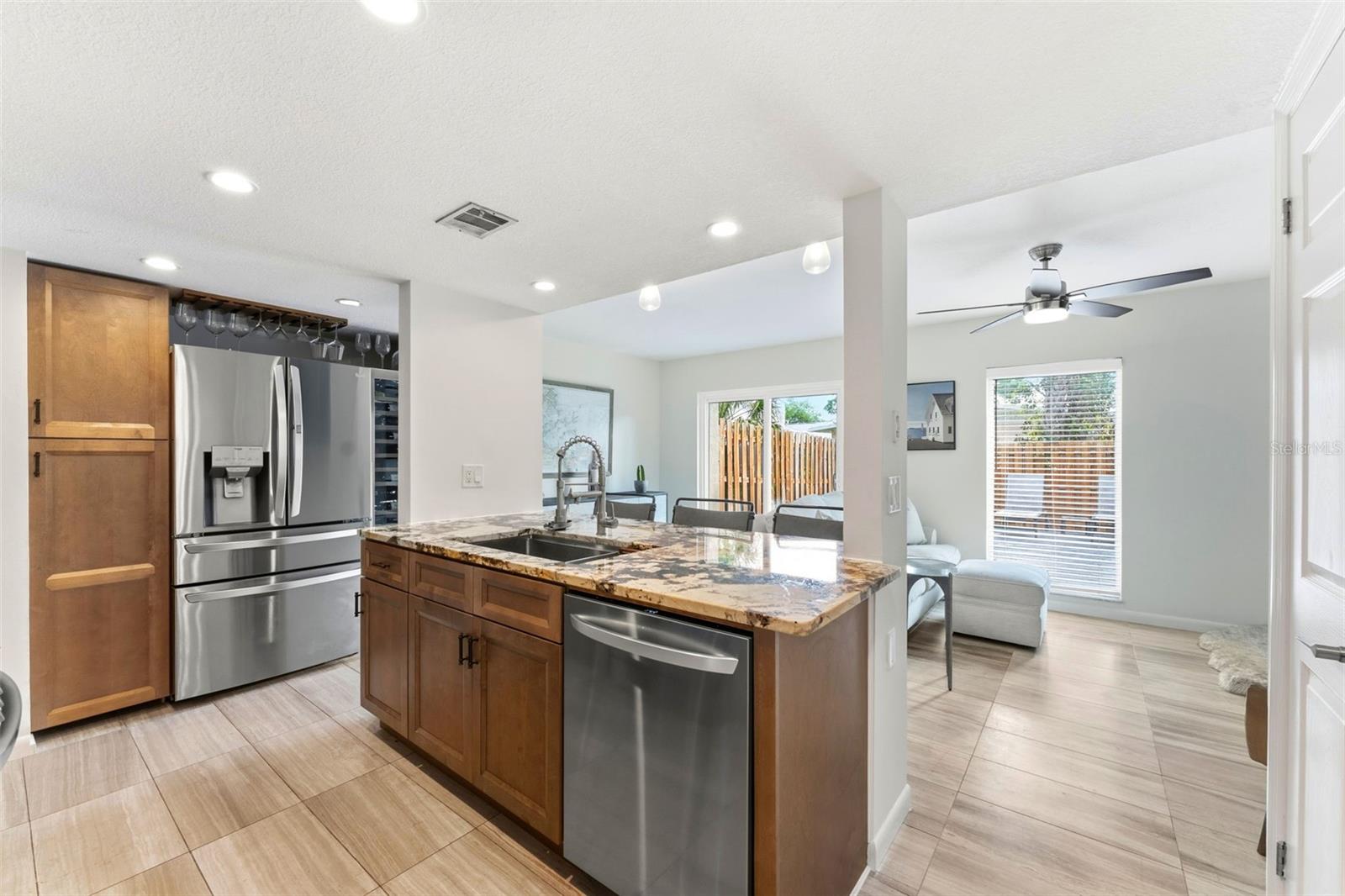 DAVIS ISLANDS PB10 PG52 TO 57 - Residential