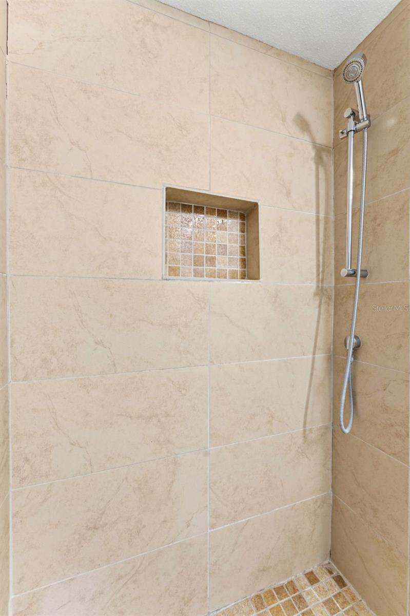 DAVIS ISLANDS PB10 PG52 TO 57 - Residential