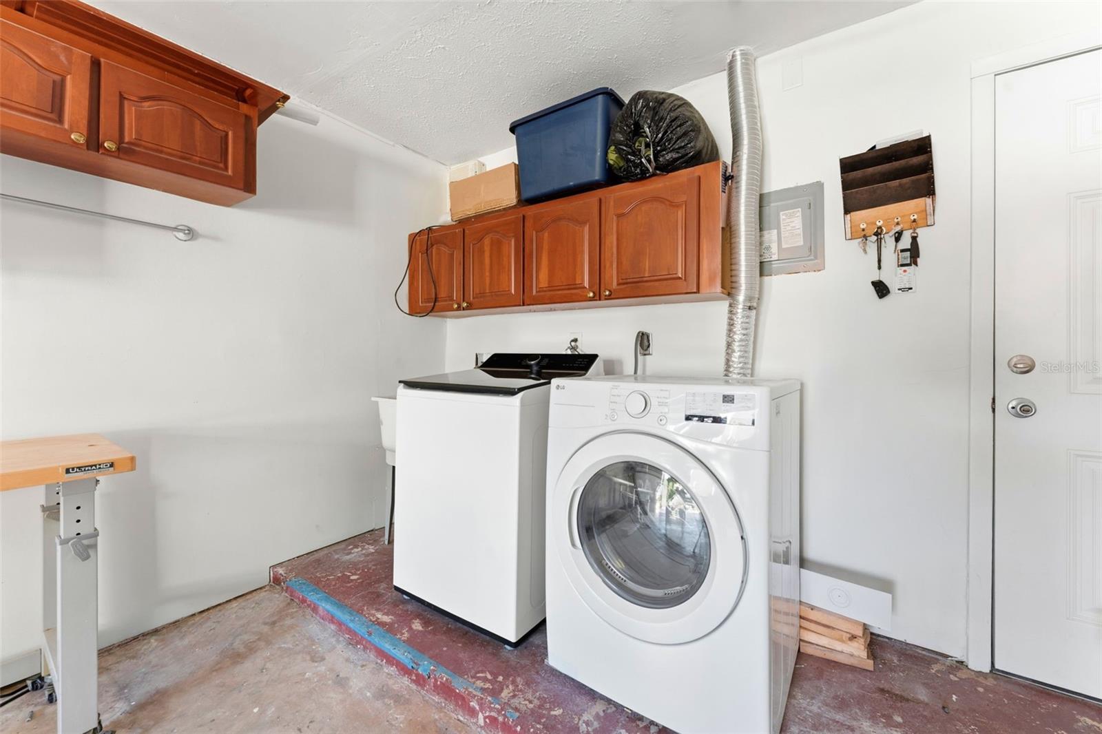 DAVIS ISLANDS PB10 PG52 TO 57 - Residential