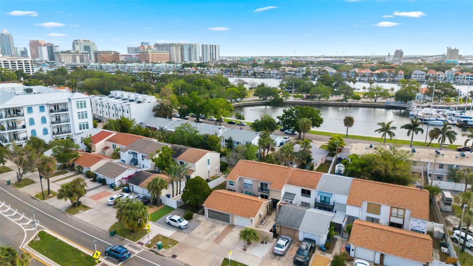 DAVIS ISLANDS PB10 PG52 TO 57 - Residential