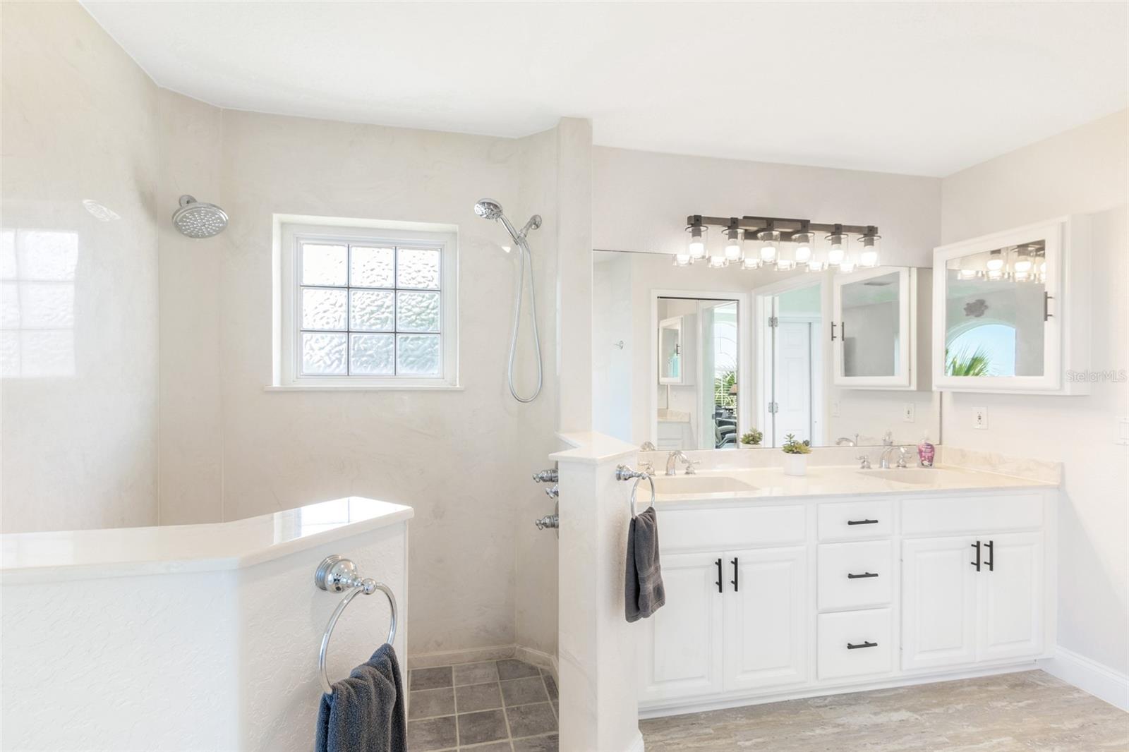 BARRATARIA ISLAND - Residential