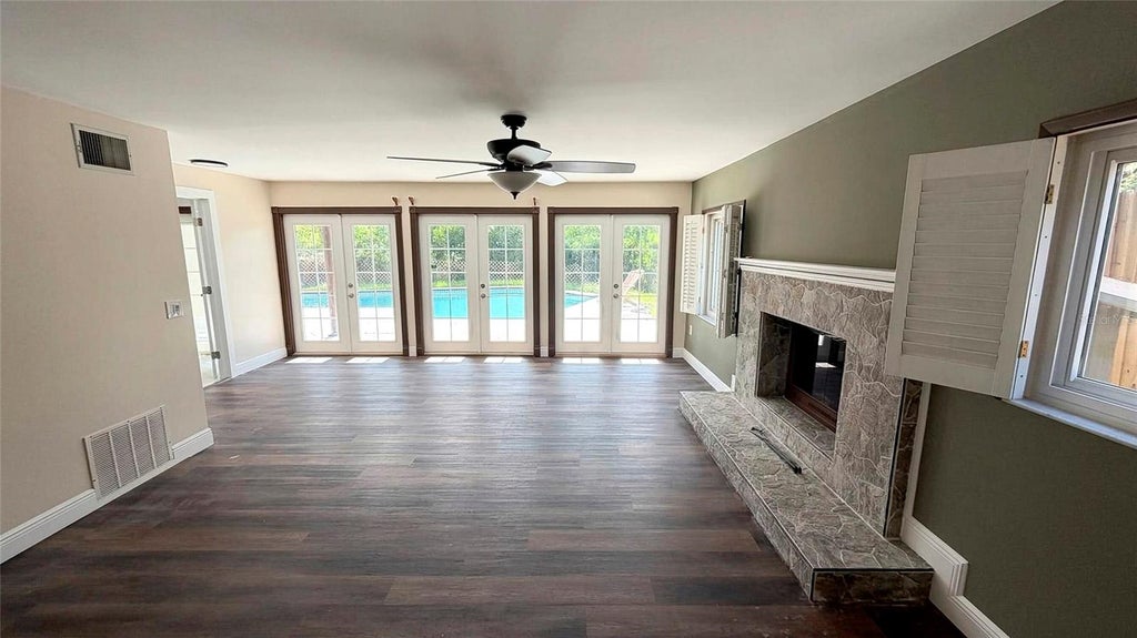 Photo of 328 W Comanche Avenue, Tampa, FL 33604 (MLS # O6453920)