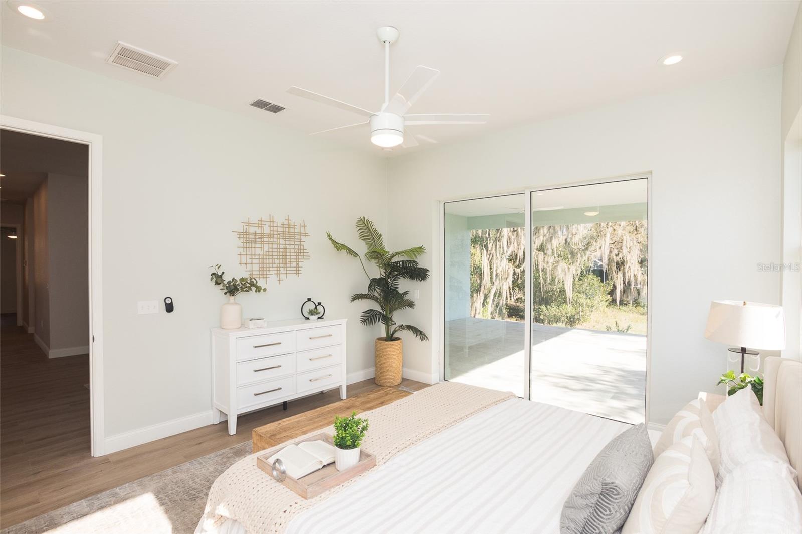 WHITEHURST MANOR - Residential