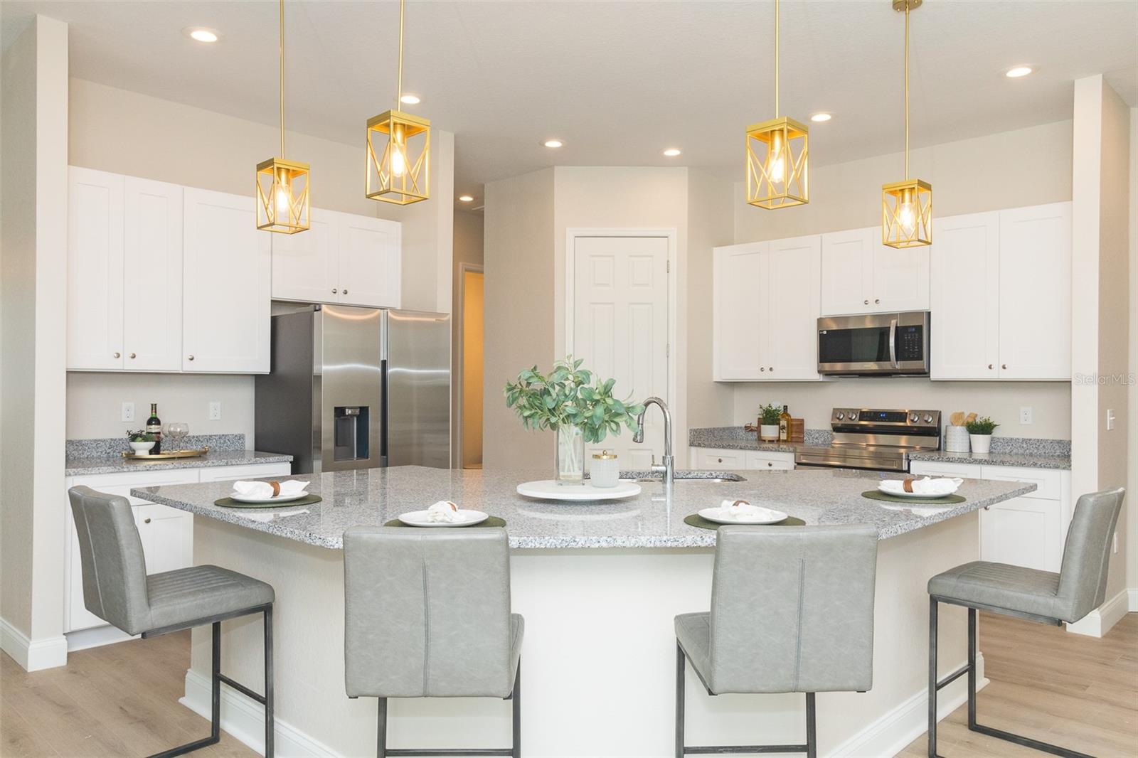 WHITEHURST MANOR - Residential