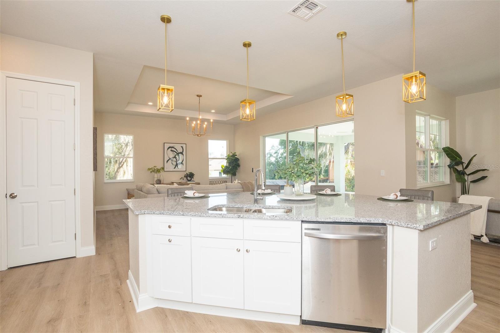 WHITEHURST MANOR - Residential