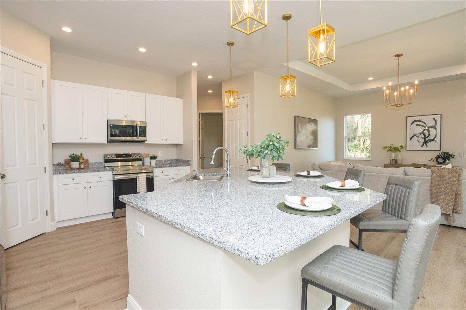 WHITEHURST MANOR - Residential