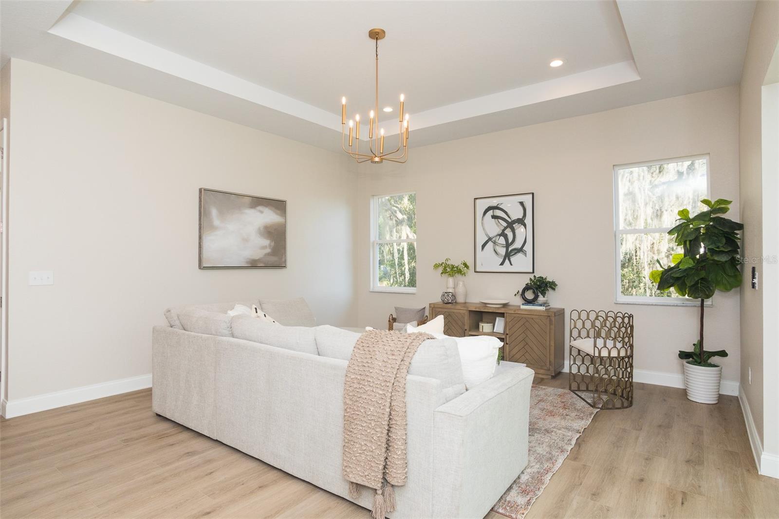 WHITEHURST MANOR - Residential