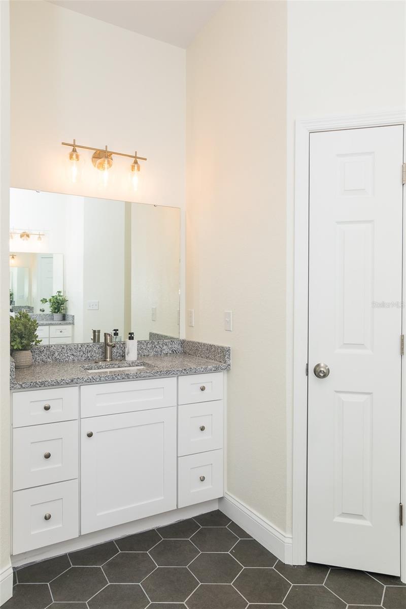 WHITEHURST MANOR - Residential