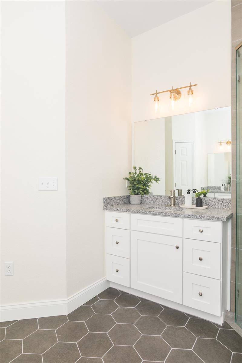 WHITEHURST MANOR - Residential