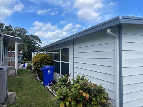 A home in LAKELAND