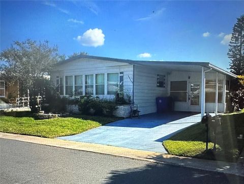 A home in LAKELAND