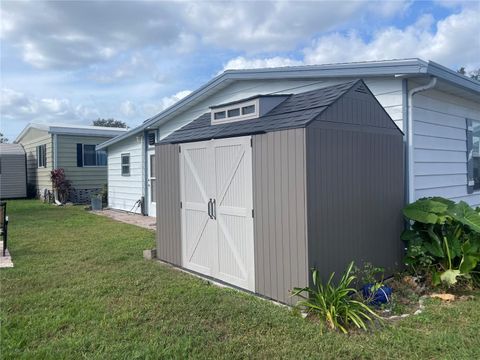 A home in LAKELAND