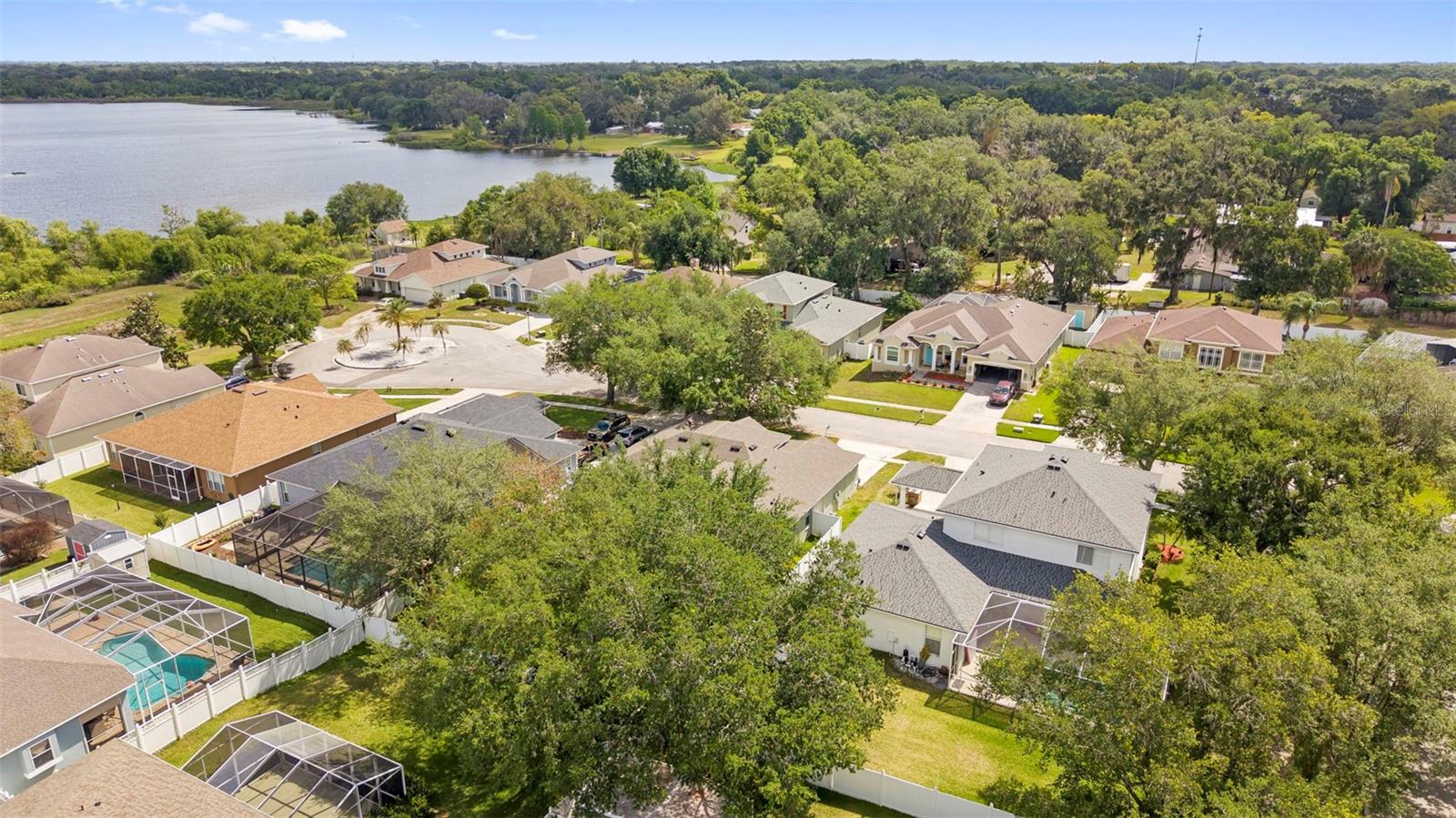 VALRICO LAKE - Residential
